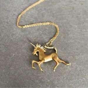Vintage 80s / 90s unicorn necklace in gold tone
